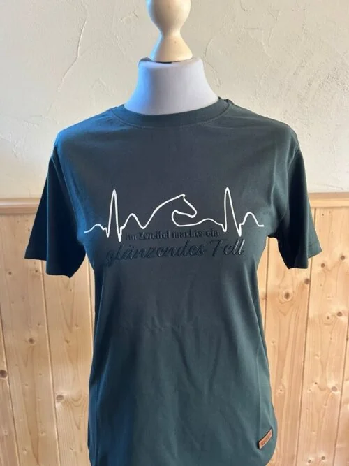 tshirt-glaenzendes-fell-dunkelgruen-01